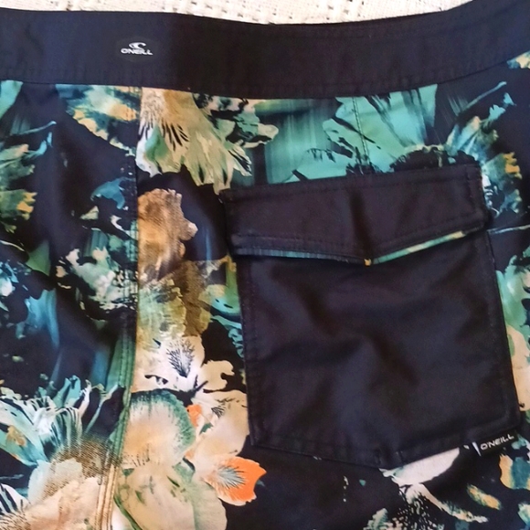 O'Neill Hyperfreak size 38 swim/board/surf shorts - Picture 5 of 8